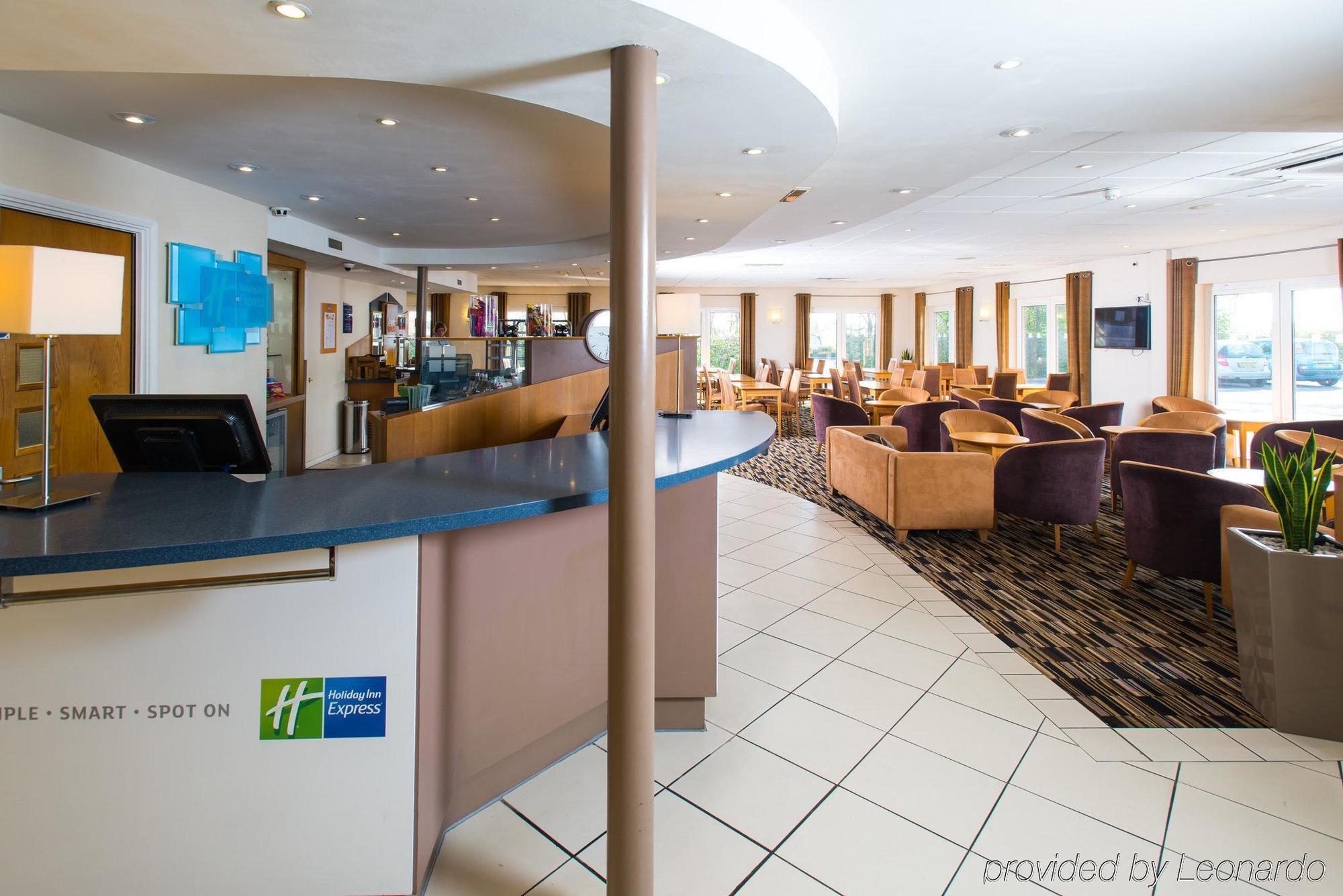 Holiday Inn Express Peterborough, An Ihg Hotel Экстерьер фото
